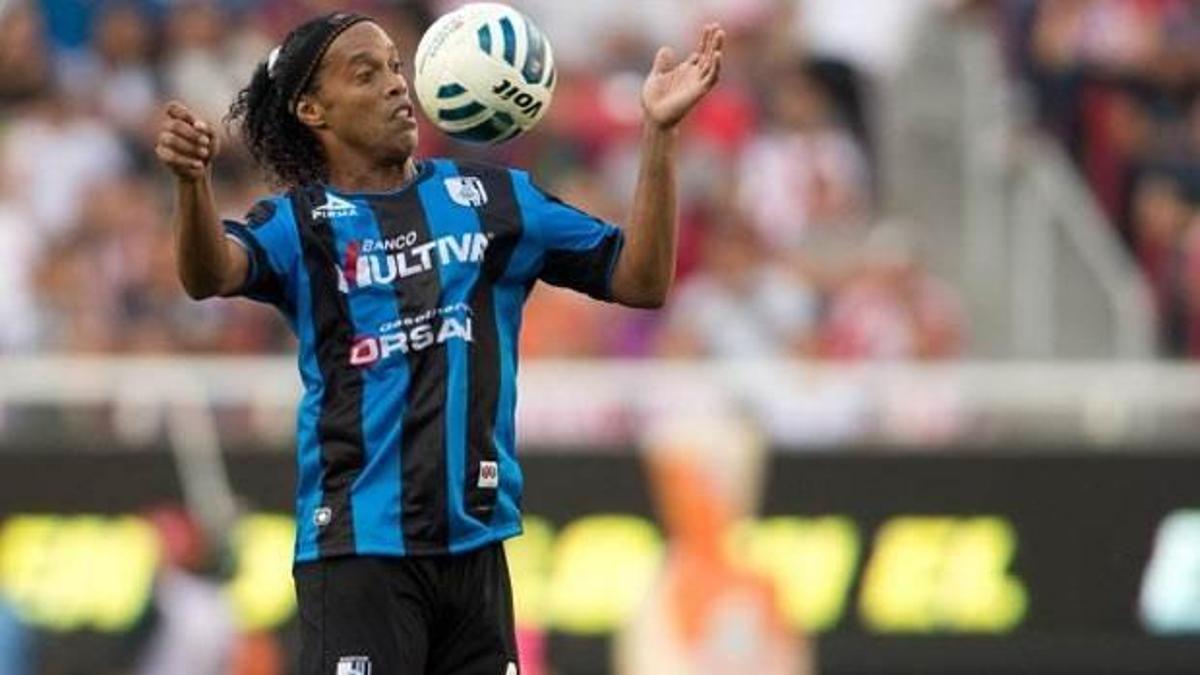Ronaldinho takımdan ayrılıyor