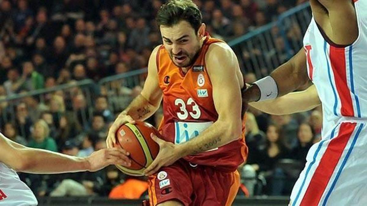 G.Saraylı yıldız takımdan ayrıldı