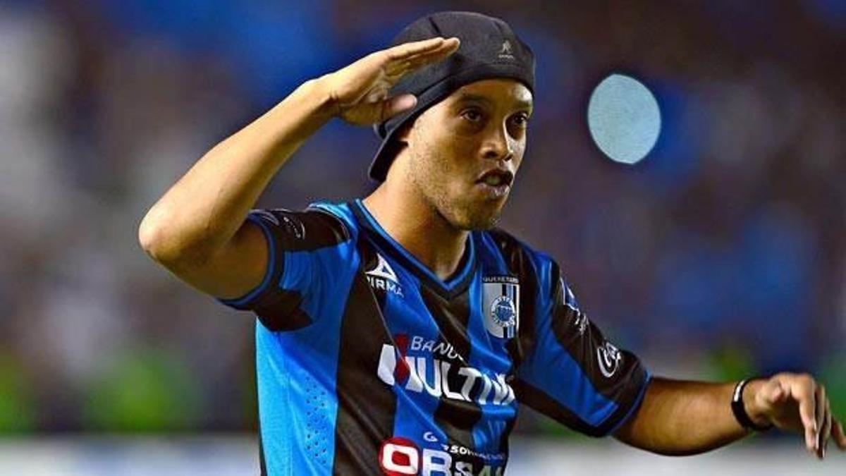 Hayal değil Ronaldinho geliyor