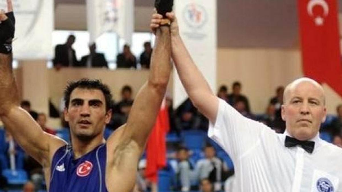 Bahram Muzaffer çeyrek finalde