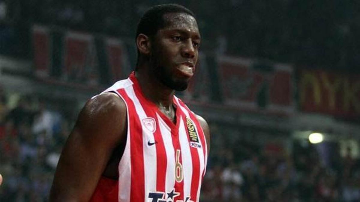 Anadolu Efes'ten iki transfer