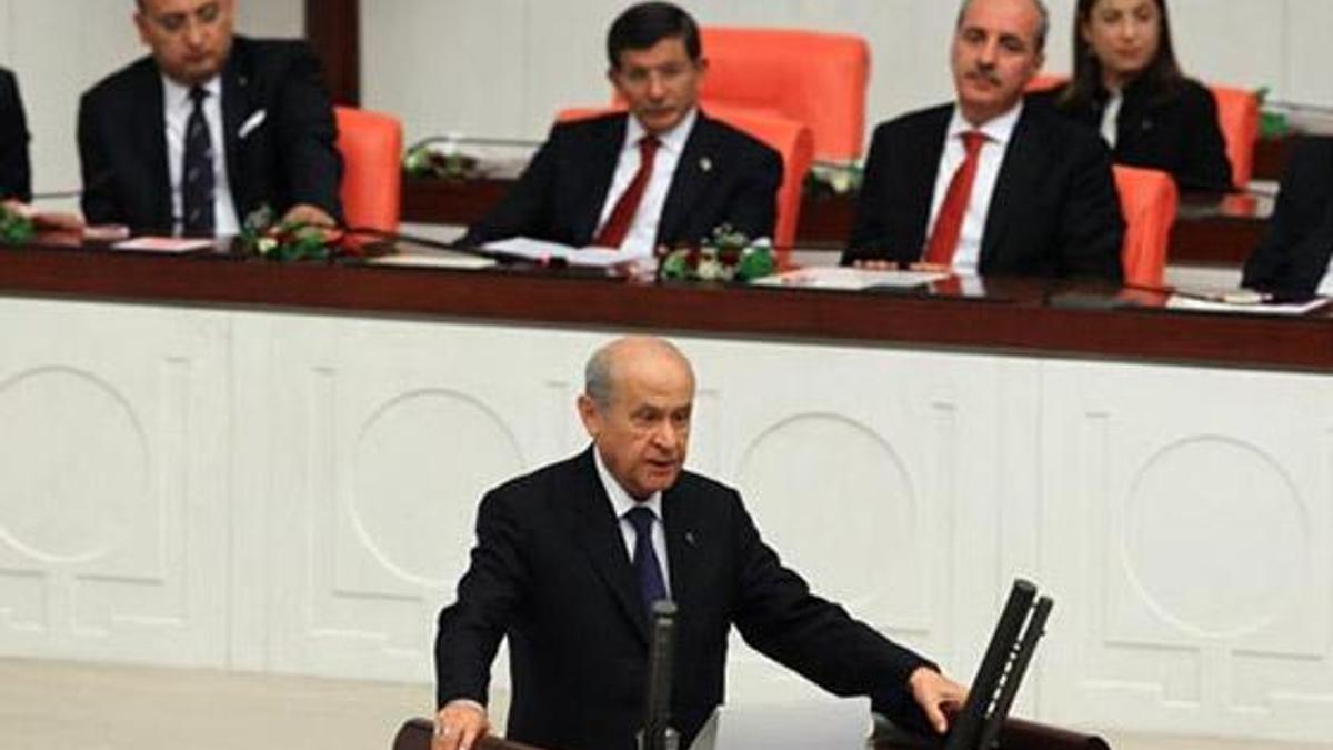 Meclis'e damga vuran ayrıntı! Davutoğlu ile Bahçeli...