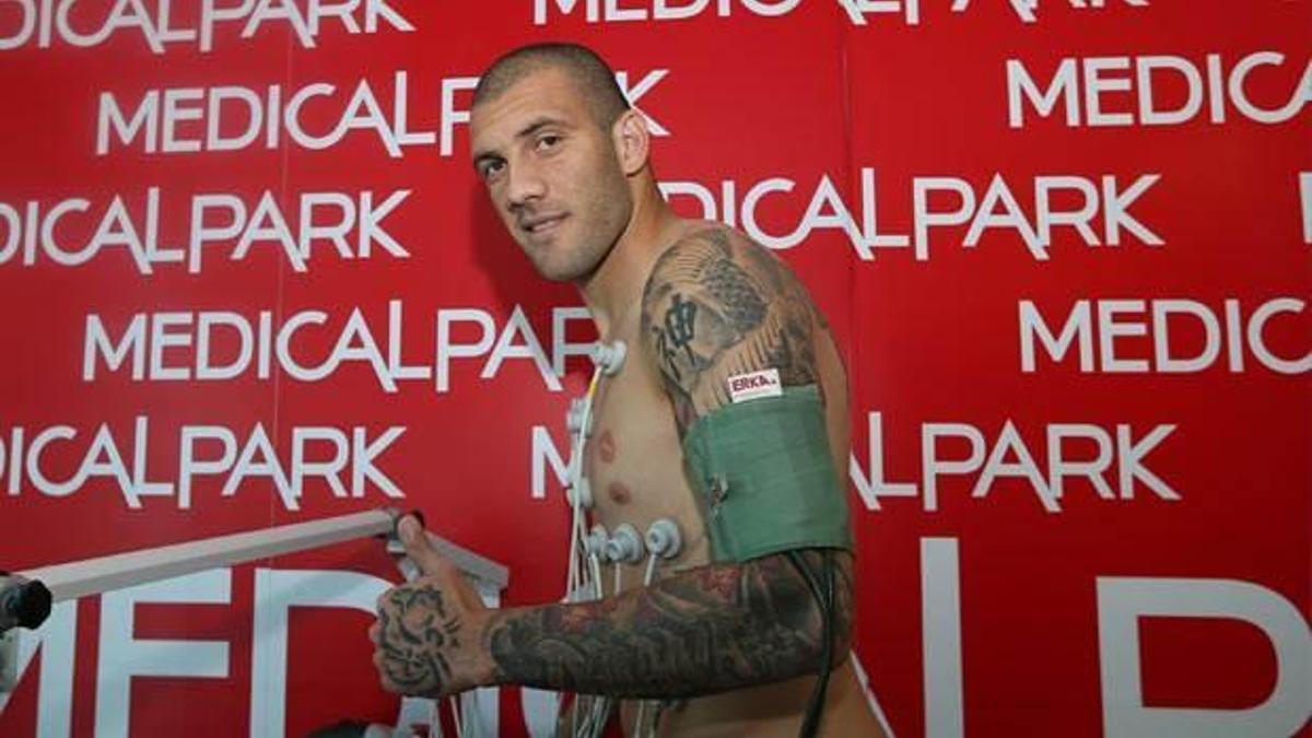F.Bahçe Fernandao'yu resmen açıkladı