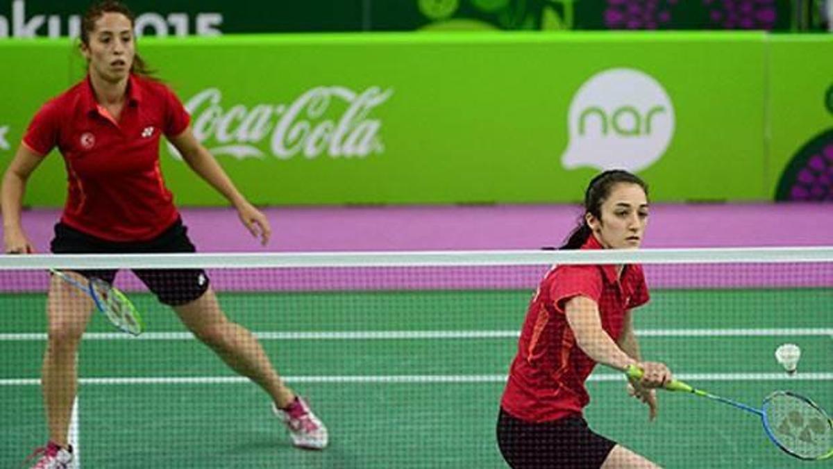 Badmintonda yarı finaldeyiz!