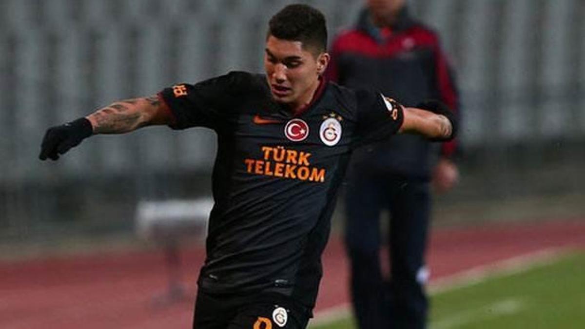 G.Saray'da üç futbolcu gitti