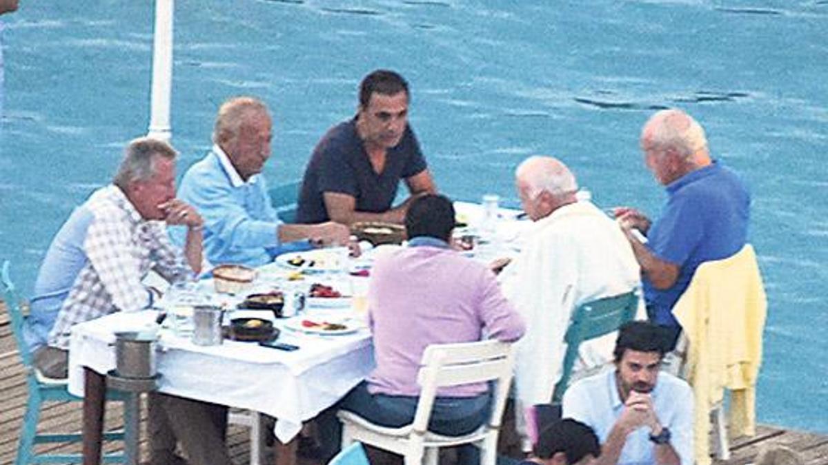 Futbolu masaya yatırdılar!