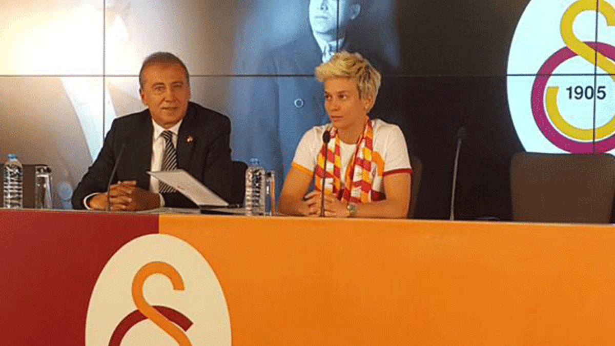 Işıl Alben imzaladı