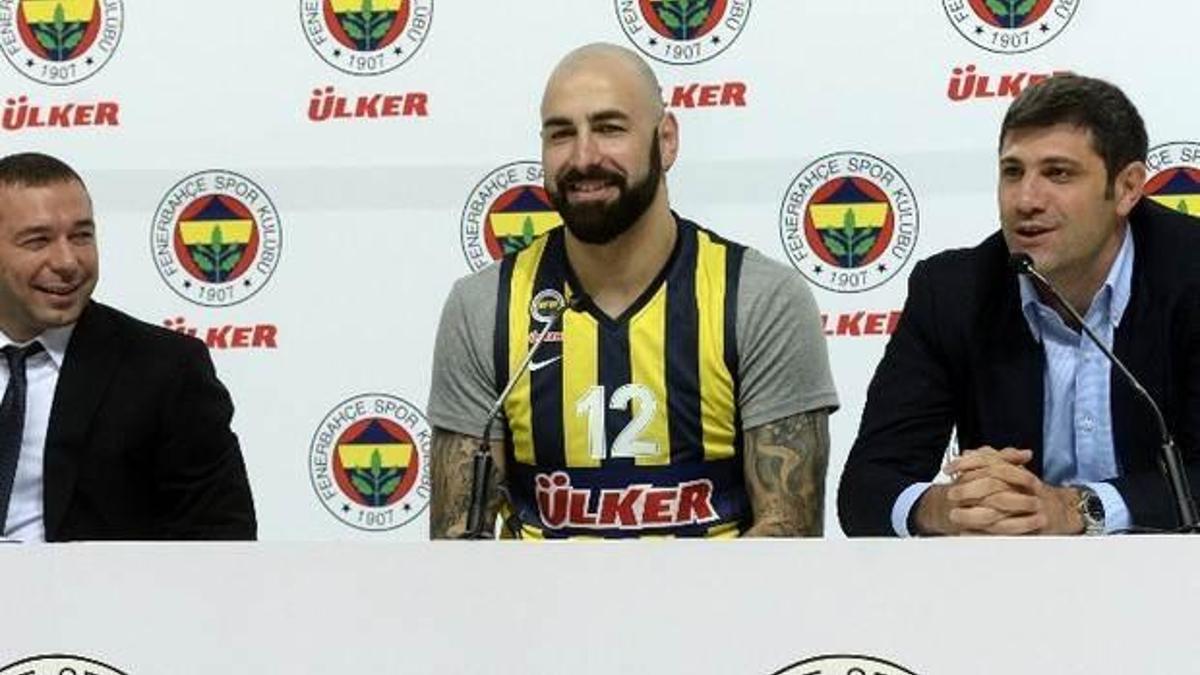 F.Bahçe'ye imzayı attı