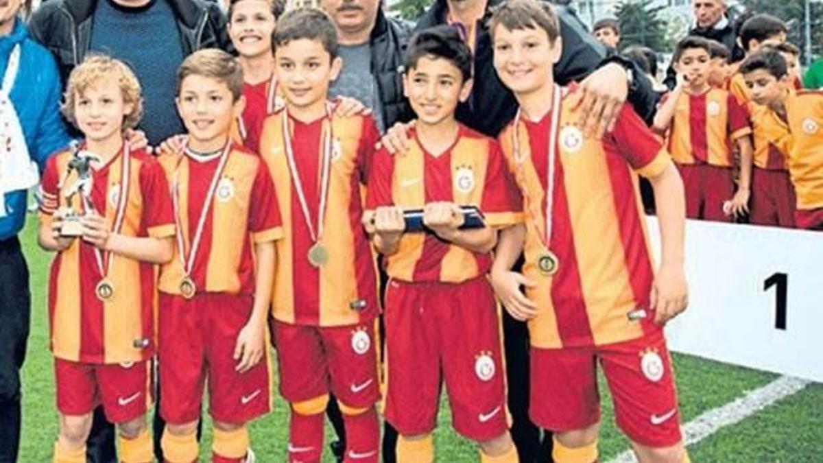 Miniklerde de şampiyon oldu
