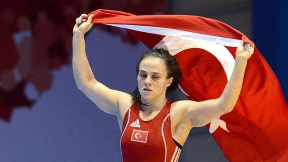 Güreş tarihine geçmek istiyor