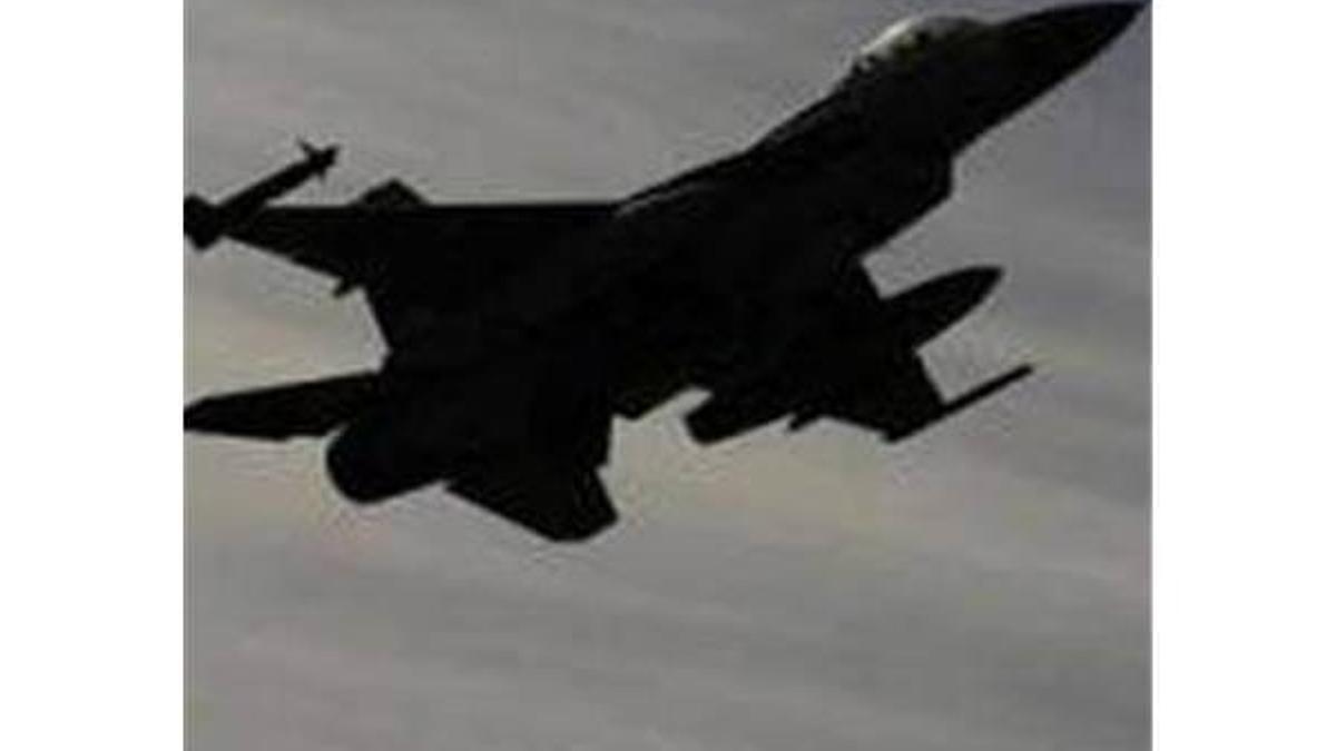 Türk jetlerine taciz!