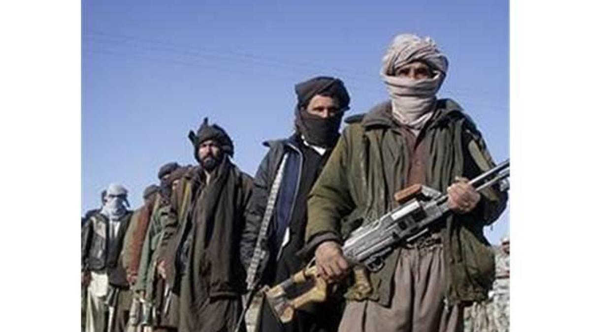 150 Taliban üyesi teslim oldu
