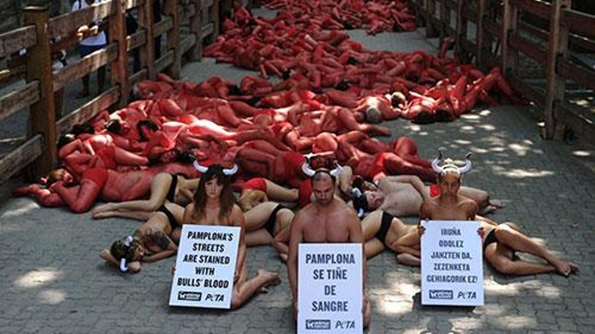 PETA'dan boğa koşusu protestosu