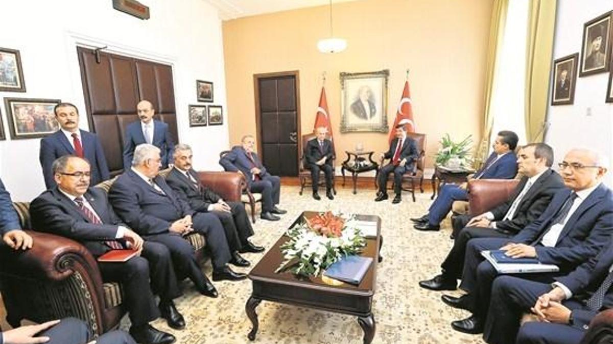 İbre AK Parti-CHP koalisyonuna döndü