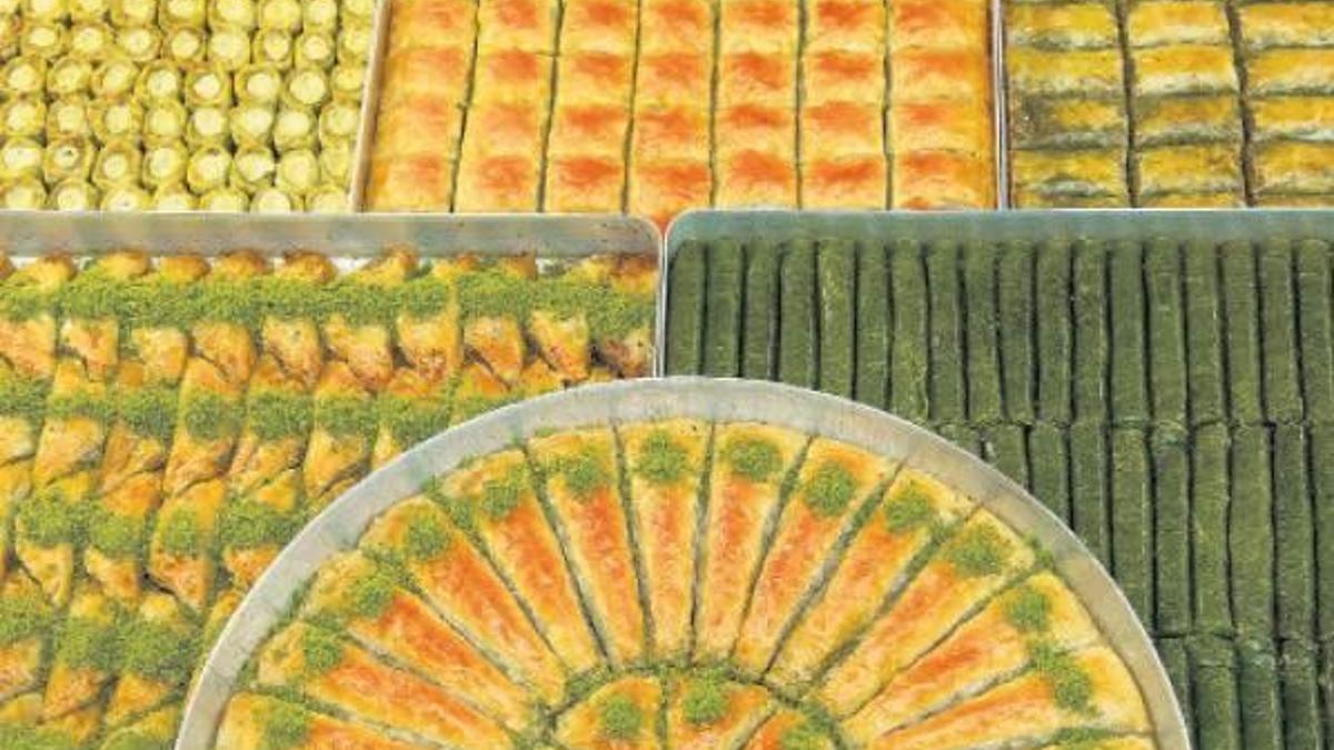 Dikkat ! Bayram tatlıları kilo aldırır!