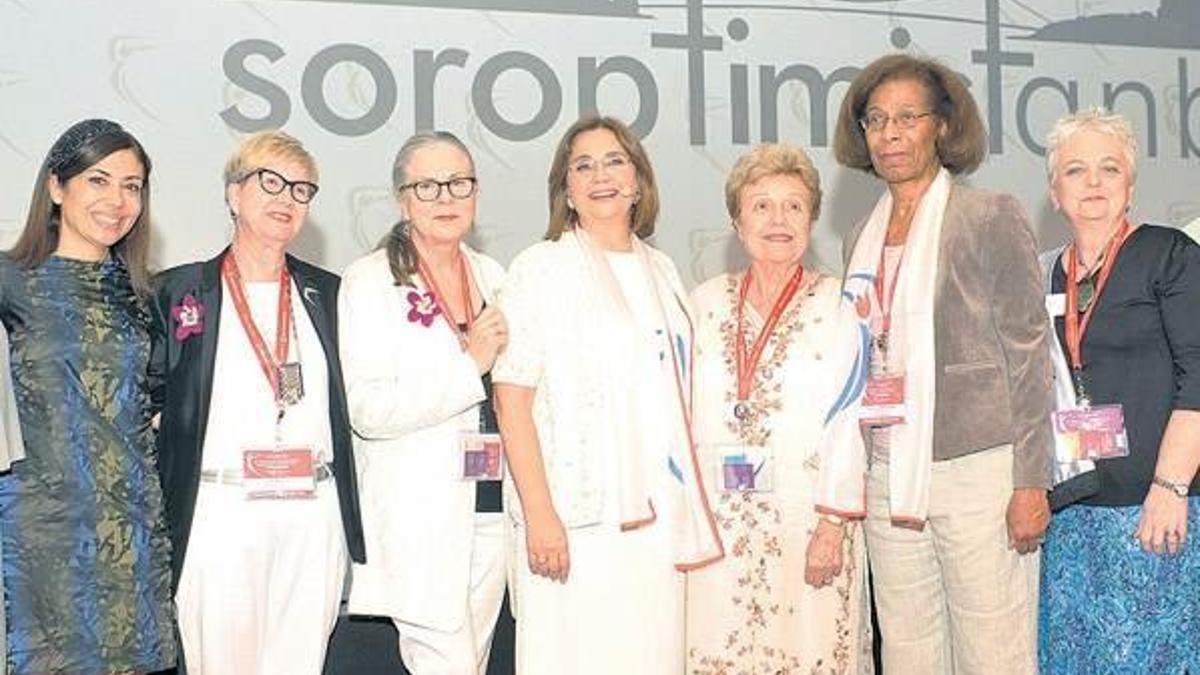 ‘Kız Kardeşler’ Türkiye’de kadına şiddete dur dedi