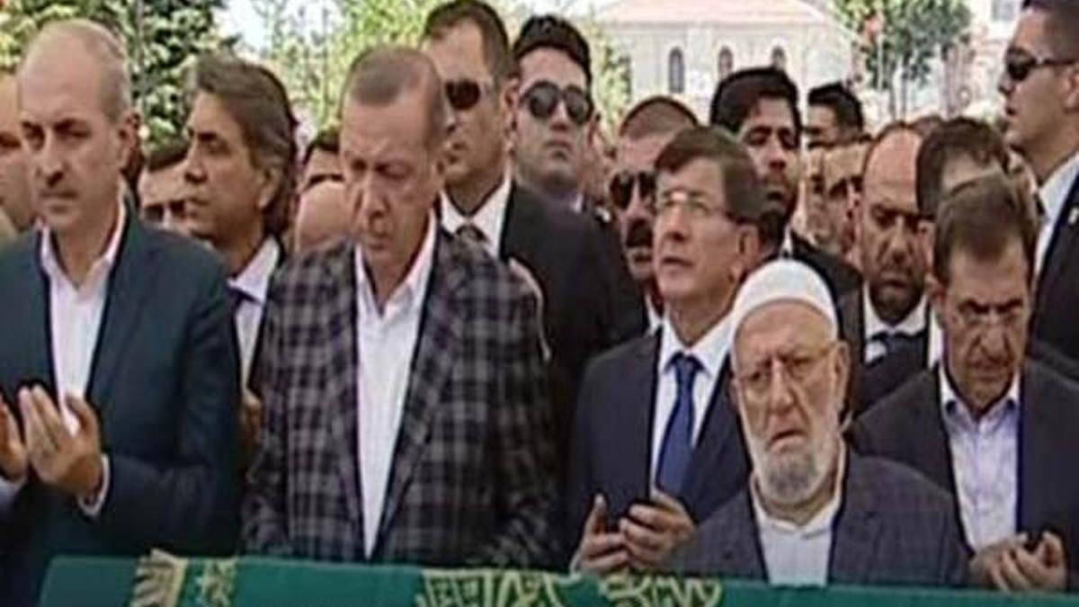 Davutoğlu ve Erdoğan Ali Nar'ın cenazesine katıldı