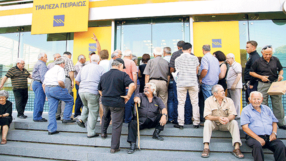 Komşuda bankalar açıldı zam bombardımanı geldi