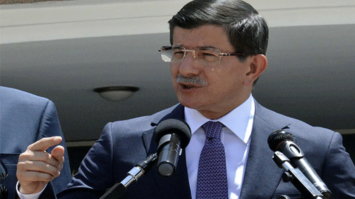 Başbakan Ahmet Davutoğlu: Siyaseti kanla kirlettiğiniz yeter