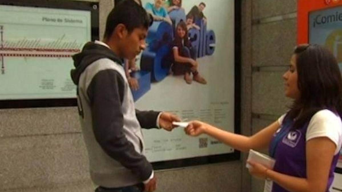 10 defa çömelene bedava metro bileti