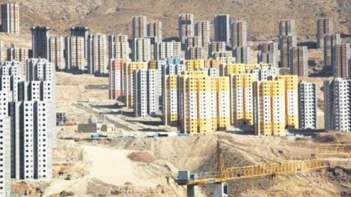 Herkes konuşurken onlar İran’a 20 bin konut yaptı bile