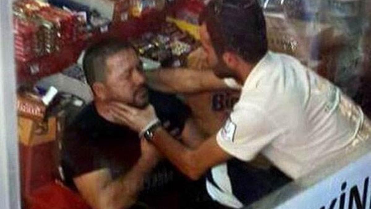 Geç gelen yemeği istemeyen Arap turisti dövdüler