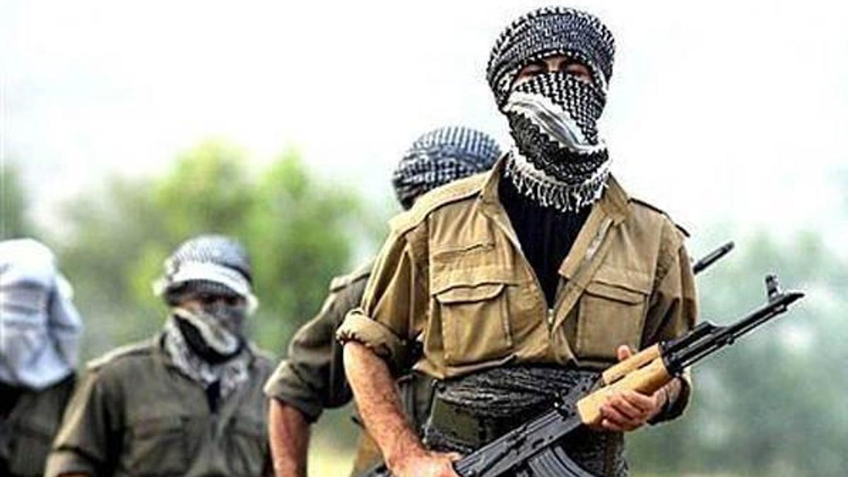 PKK'lı teröristler silahı bırakıp kaçtı