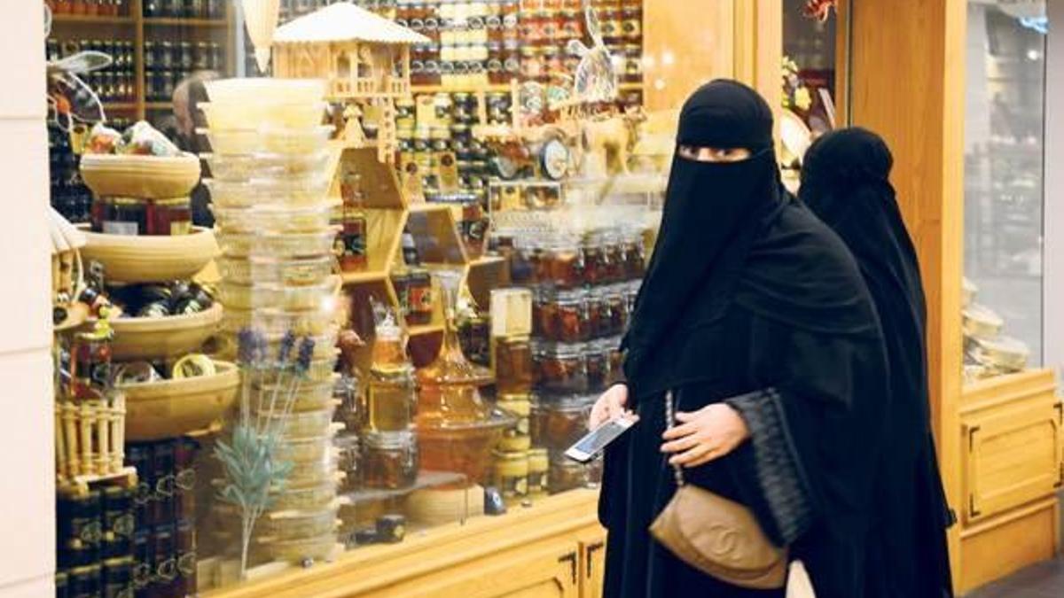 Alışverişimizi Arap turist ayakta tutuyor!