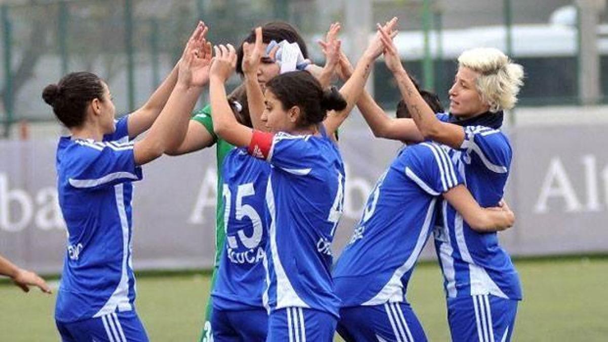 "Şampiyon kızlar"ın UEFA hedefi