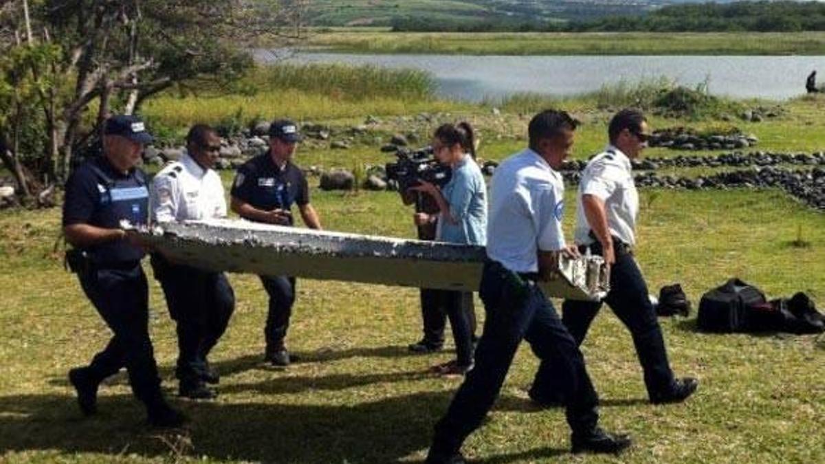 Karaya vuran parça kayıp Malezya uçağına ait olabilir