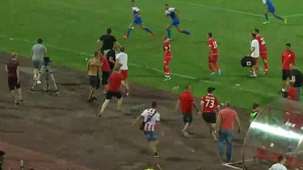 Bulgar taraftarlar İsrail takımını kovaladı
