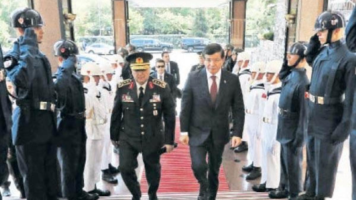 YAŞ’ta sürpriz; Org. Ünal Hava Kuvvetleri Komutanı