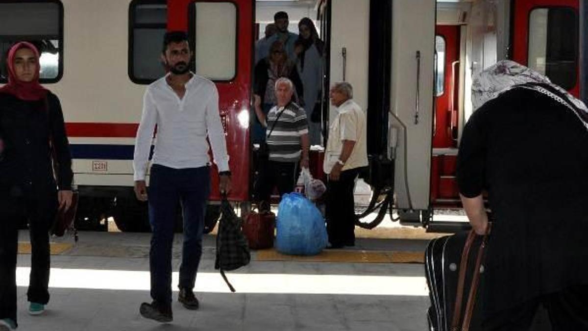 Kars’a tren seferlerini iptal edildi