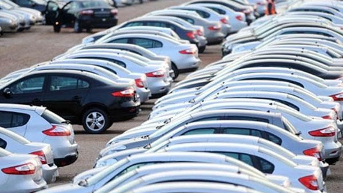 Kur artacak korkusu otoya hücum ettirdi