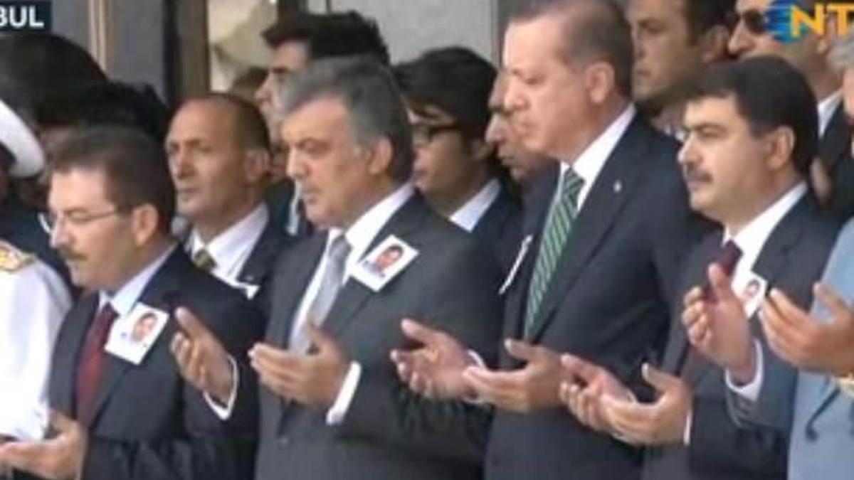 Erdoğan, şehit polisin cenazesinde