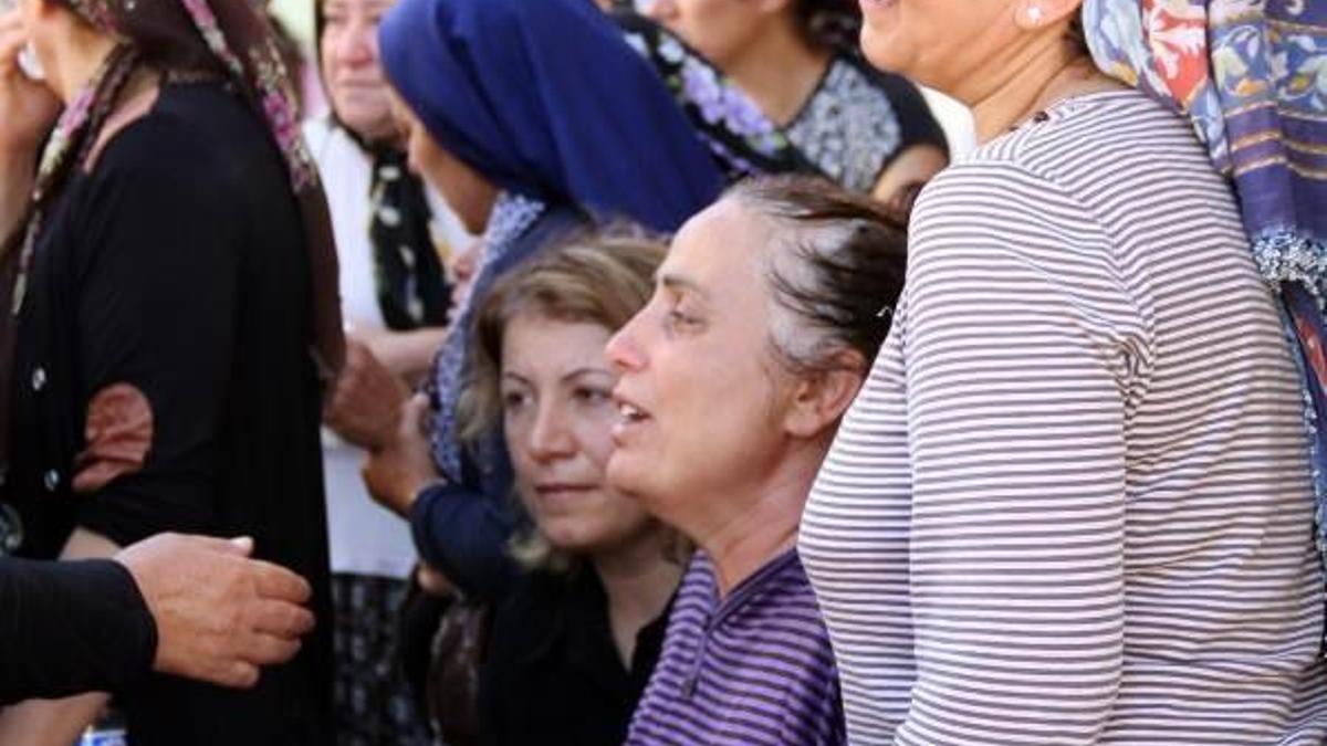 Şehidin annesi Kürtçe ağıt yaktı