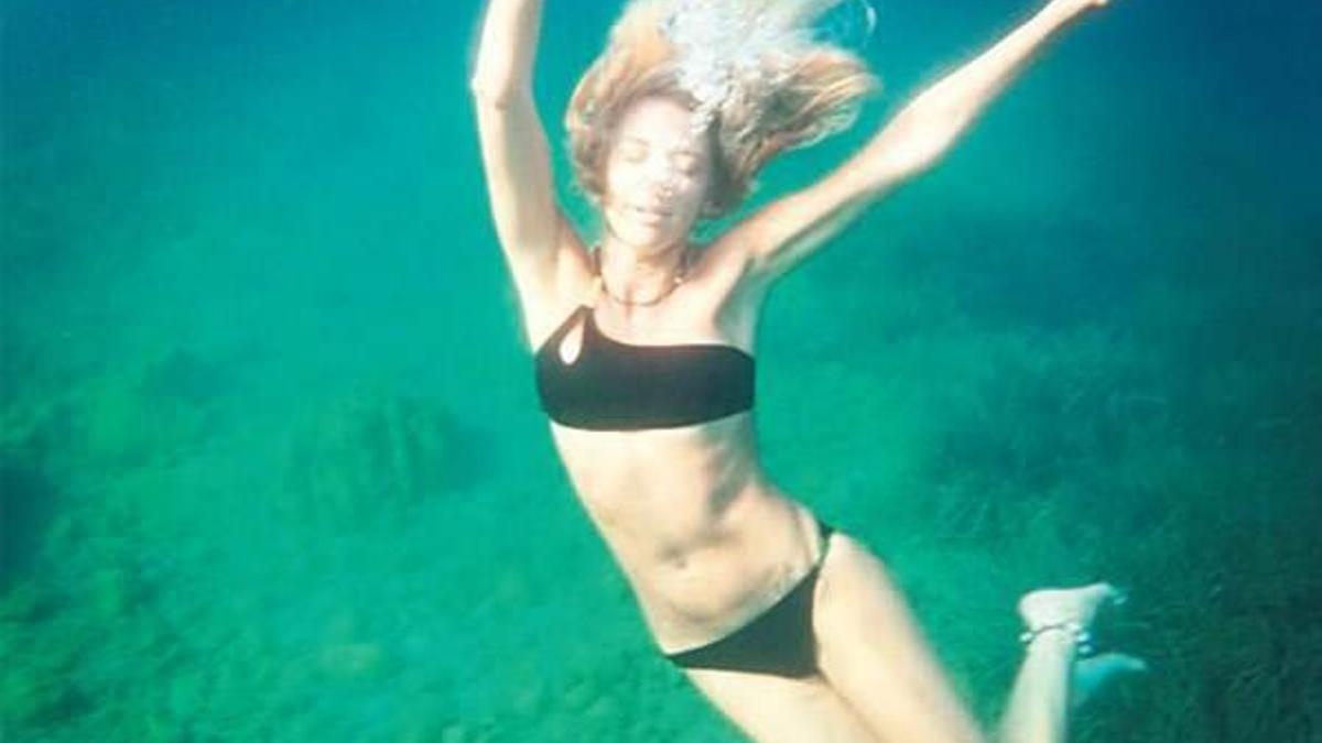 Esra deniz kızı oldu!