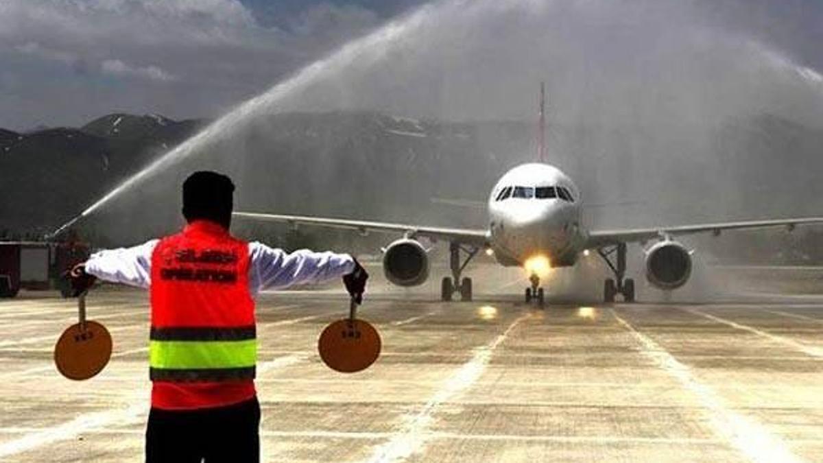 Hakkari'deki havalimanı 15 gündür kullanılamıyor