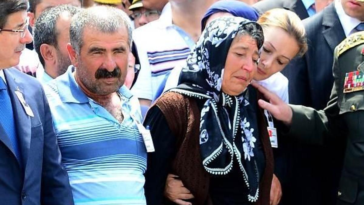 Şehidin annesinden liderlere çağrı
