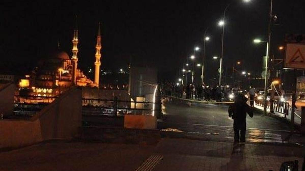 Galata Köprüsü'nde bomba paniği