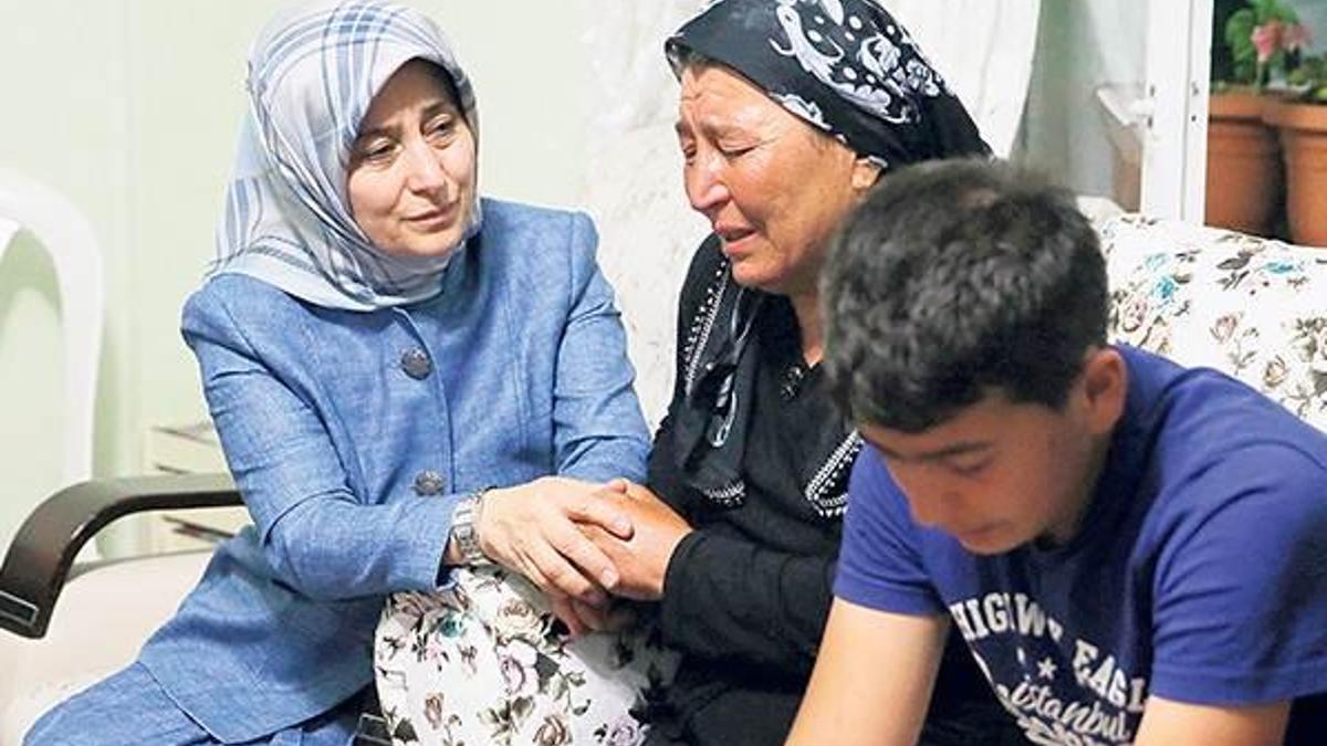 Sare Hanım’dan şehit ailesine ziyaret