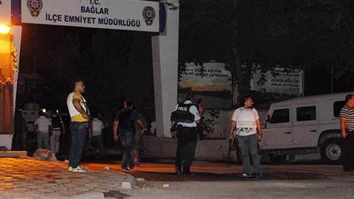 Diyarbakırda Emniyet’e silahlı saldırı: 1 polis yaralı