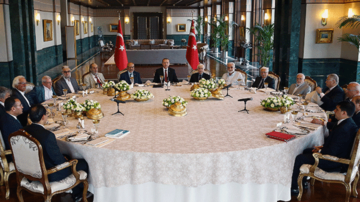 Saray sofrası konukları: Cumhurbaşkanı görevi Kılıçdaroğlu'na vermeyecek