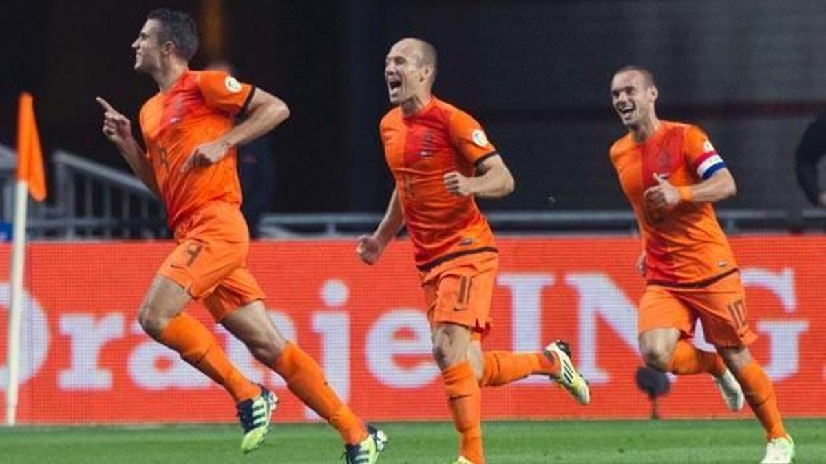 Van Persie ve Sneijder'e davet