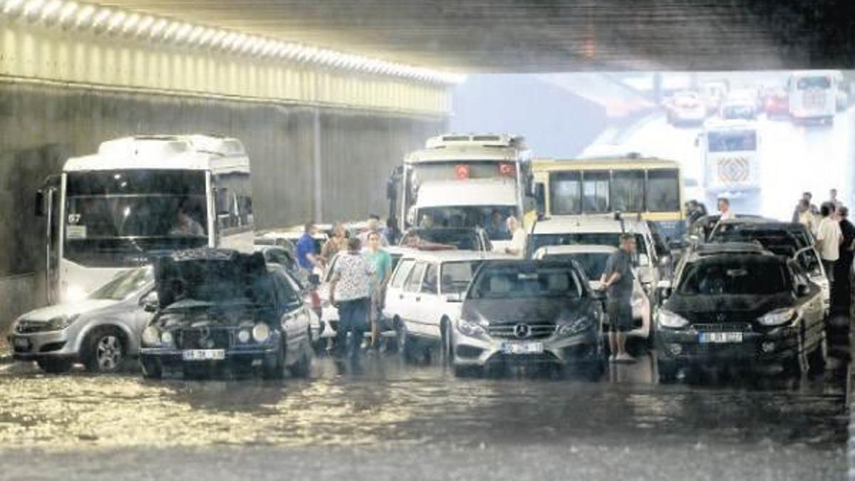 Yaz yağmuru vurdu!