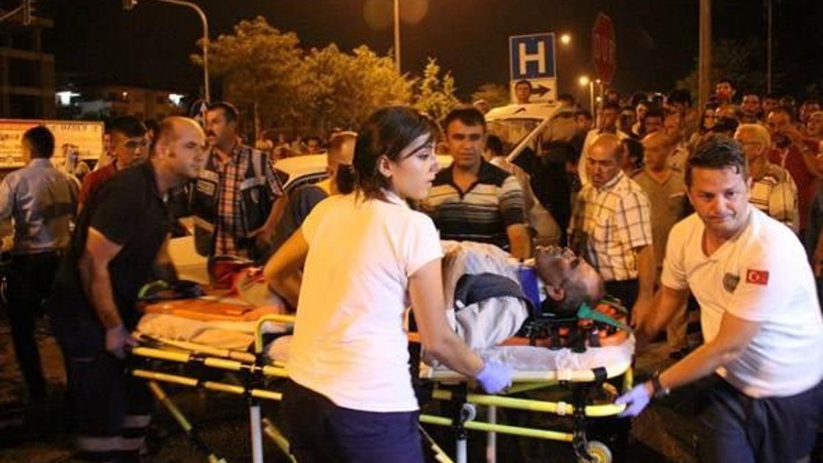 Düğün dönüşü trafik kazası: 2’si ağır 6 yaralı