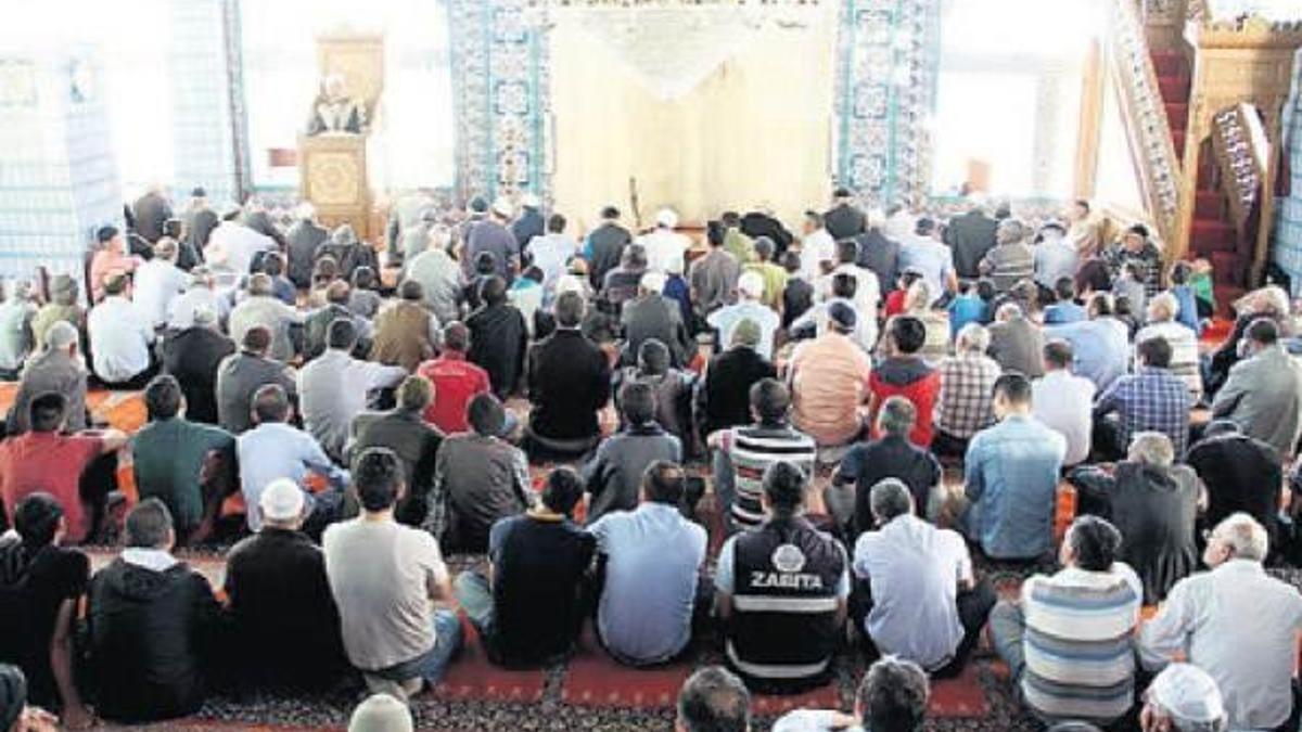 4,5 derken yüzde 6 oldu Cuma namazı metne girdi