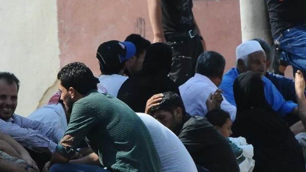 Suriyeliler Telabyad'a dönmek için bekliyor!