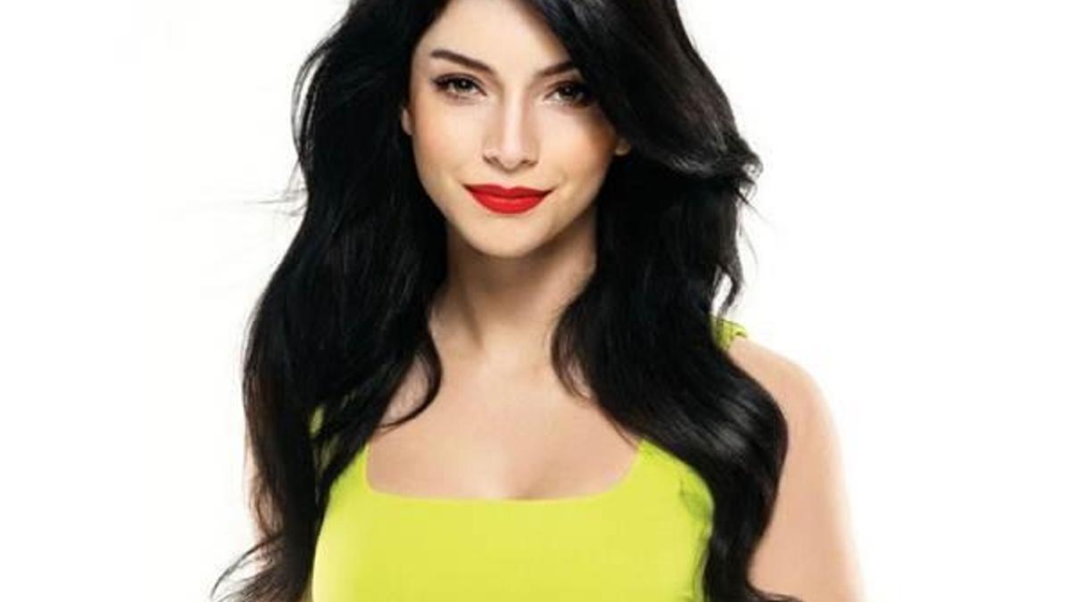 Merve Boluğur Kimdir?