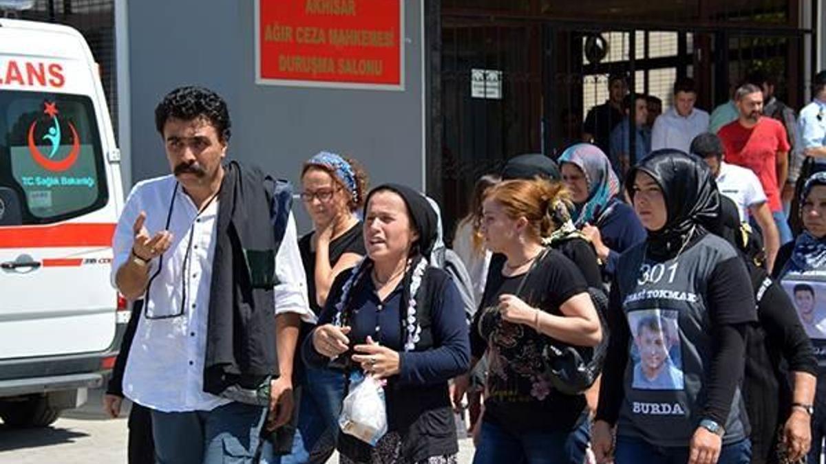 Soma sanığı mahkemede gülüp parmak salladı!